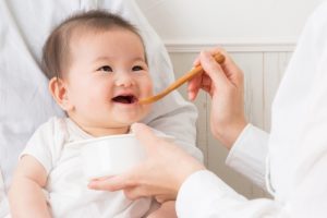 離乳食初期、【外出時の食事】したらよい？