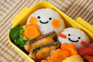 幼稚園お弁当の【保冷剤】の入れ方は？いつからいつまで入れる？